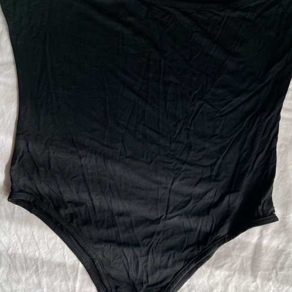 Black cap sleeve basic snap gusset bodysuit - Picture 7 of 14